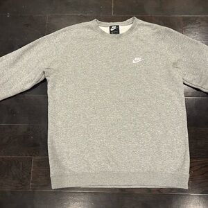 GREY NIKE CREW NECK